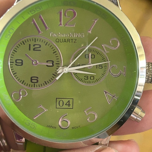 Large oversized men’s or woman’s watch - Picture 2 of 10